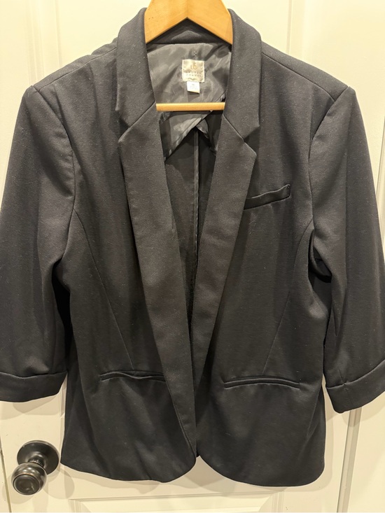 LC Lauren Conrad Jackets & Blazers - LC Lauren Conrad Black Shawl-Collar Blazer